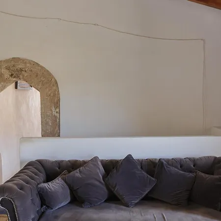 Historic Nature, Charm & Total Privacy Villa Buger